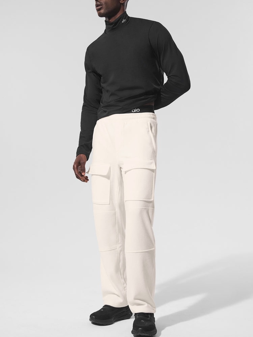 ALO Yoga Men’s Polar Fleece Ridge Cargo Pants Size Small in Ivory